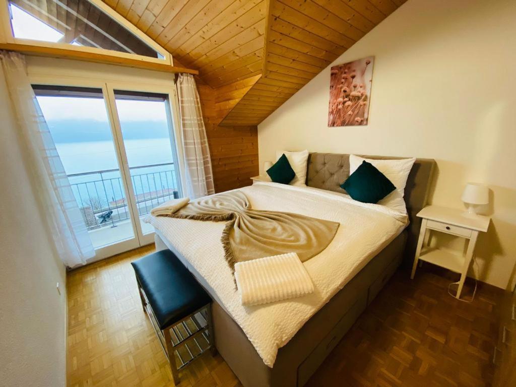 Lake View Residence Niederried bei Interlaken Bagian luar foto