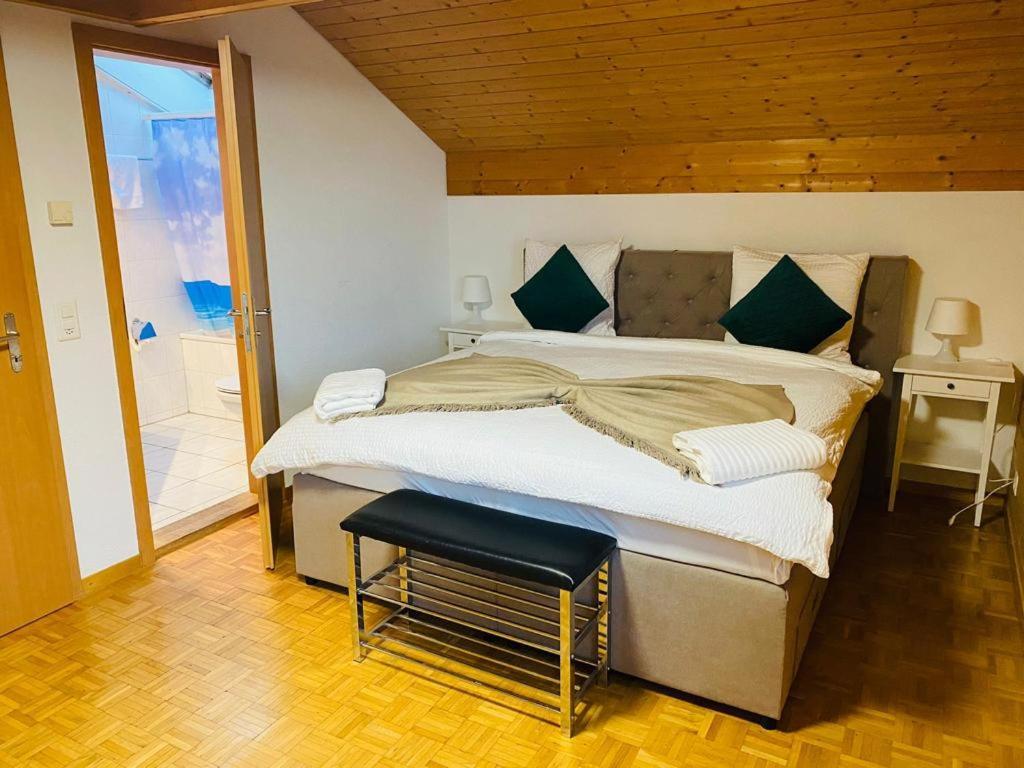Lake View Residence Niederried bei Interlaken Bagian luar foto