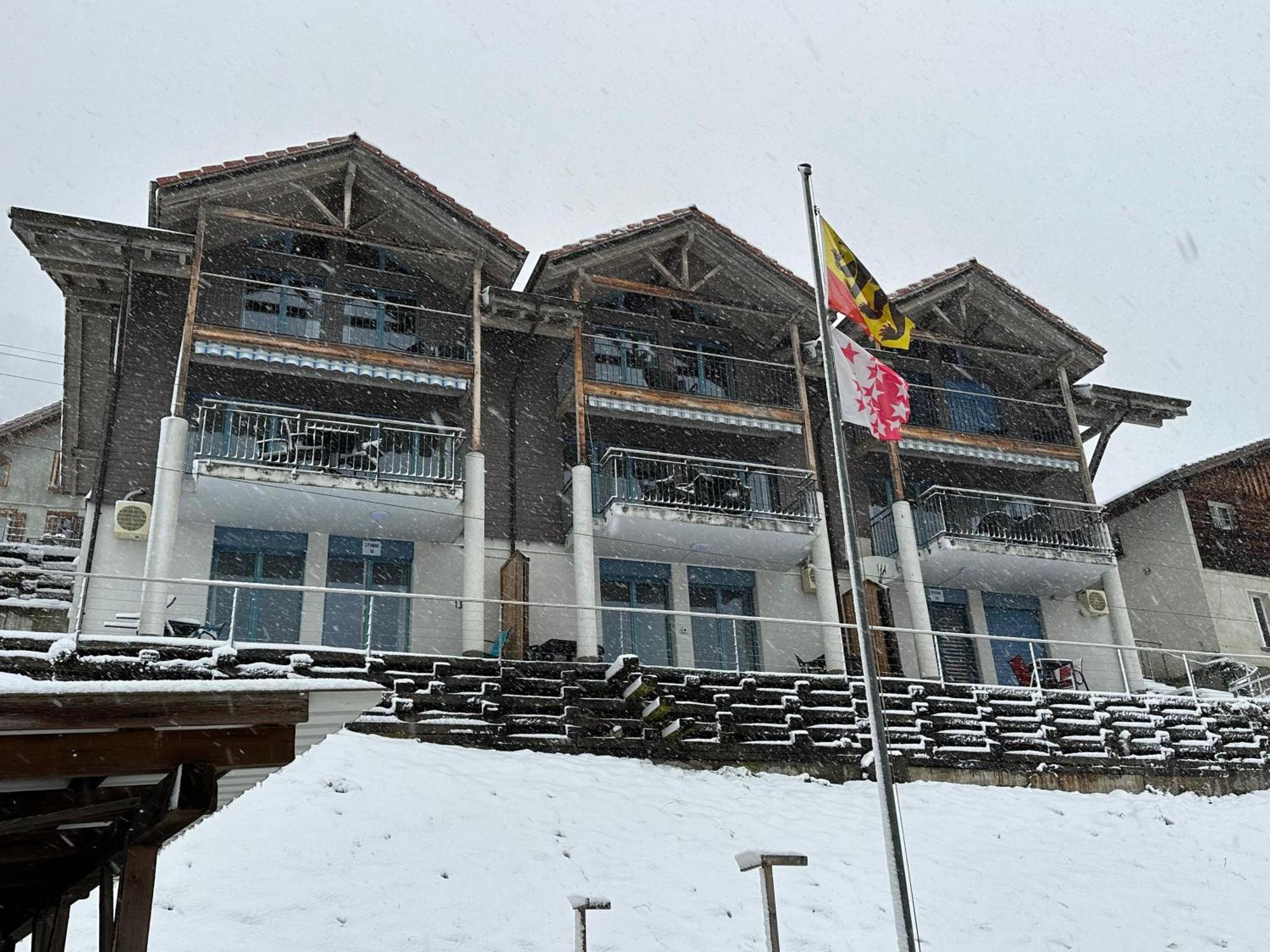 Lake View Residence Niederried bei Interlaken Bagian luar foto